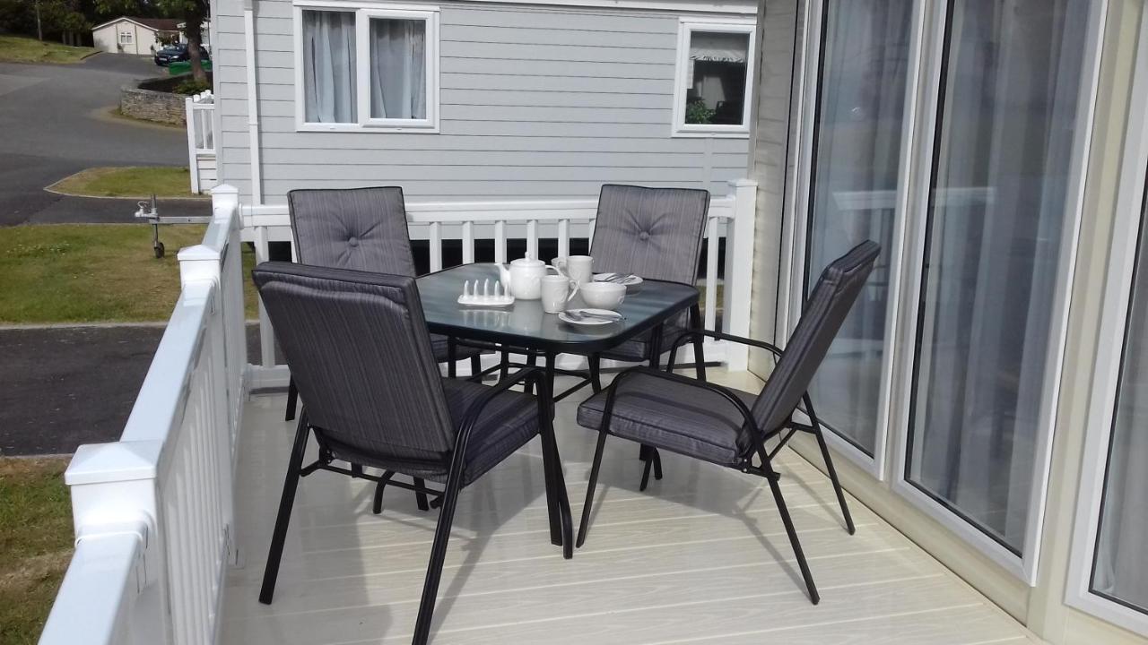 Porth Retreat At Newquay Bay Resort Exterior photo